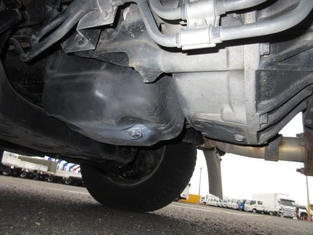 HINO DUTRO 2017 Image 31