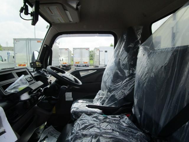 MITSUBISHI CANTER 2024 Image 31