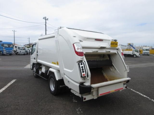 MITSUBISHI CANTER 2023 Image 31