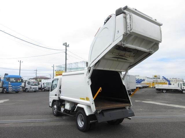 MITSUBISHI CANTER 2023 Image 31