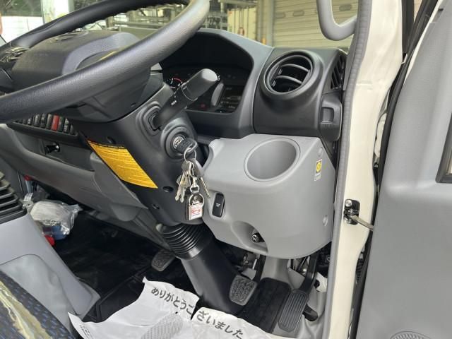 HINO DUTRO 2024 Image 31