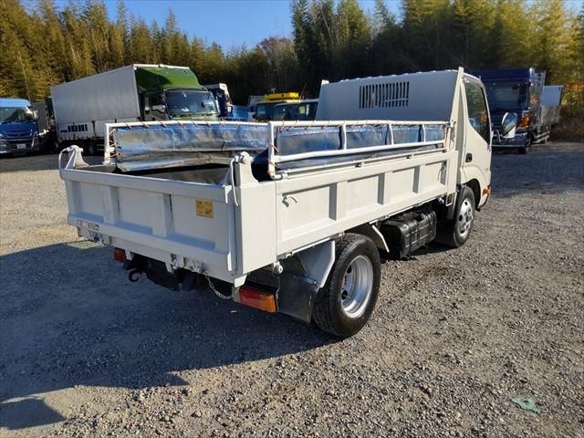 HINO DUTRO 2010 Image 31