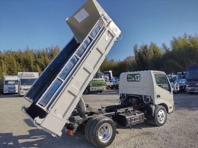 HINO DUTRO 2010 Image 31