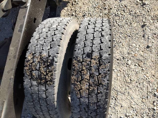 HINO DUTRO 2010 Image 31