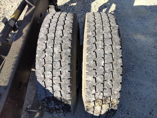 HINO DUTRO 2010 Image 31