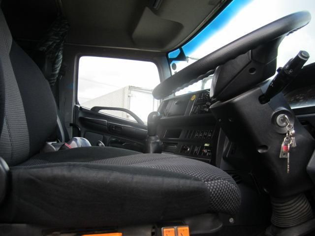 HINO PROFIA 2006 Image 31