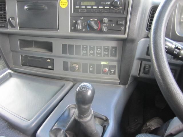 HINO PROFIA 2006 Image 31