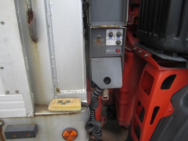 HINO PROFIA 2006 Image 31