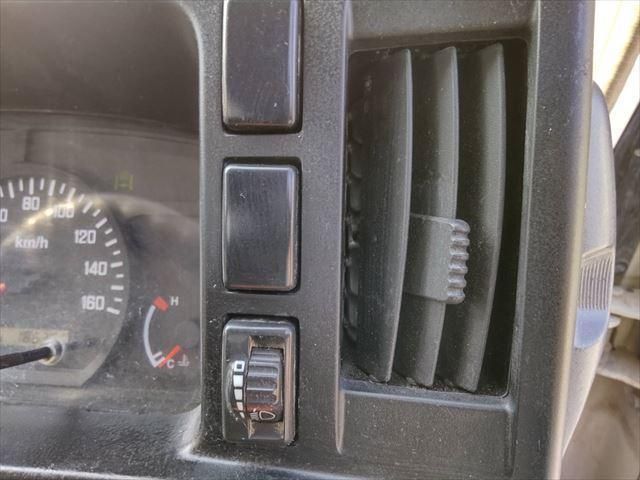 ISUZU ELF 2008 Image 31