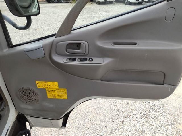 HINO DUTRO 2007 Image 31