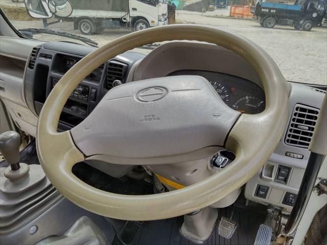 HINO DUTRO 2007 Image 31