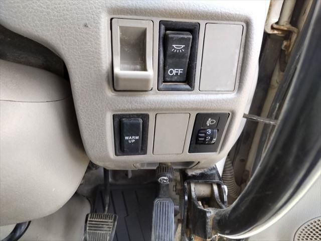 HINO DUTRO 2007 Image 31