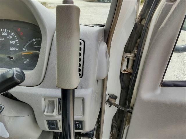 HINO DUTRO 2007 Image 31