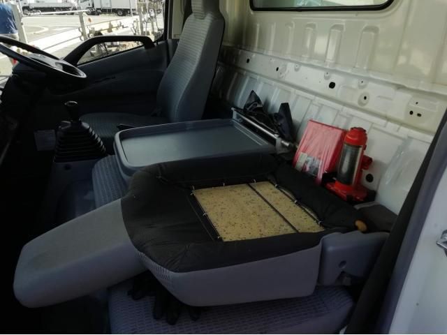 HINO DUTRO 2015 Image 31