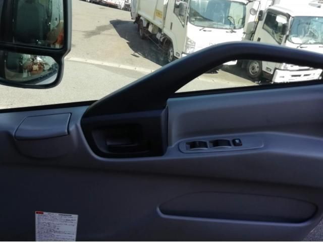 HINO DUTRO 2015 Image 31