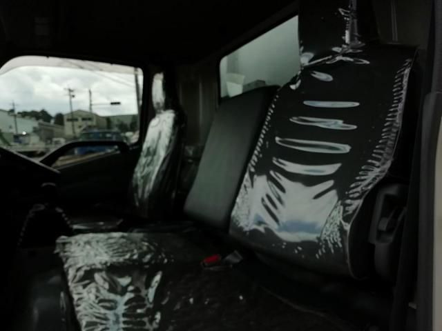 HINO DUTRO 2015 Image 31