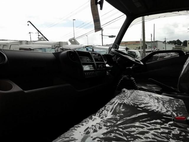 HINO DUTRO 2015 Image 31