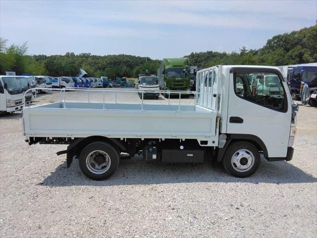 MITSUBISHI CANTER 2017 Image 31