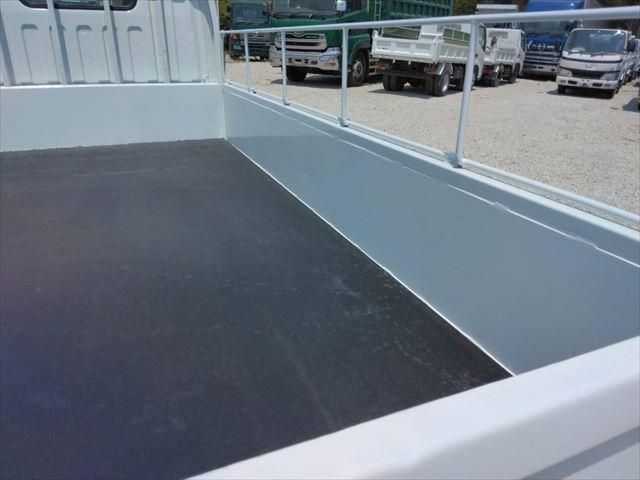 MITSUBISHI CANTER 2017 Image 31