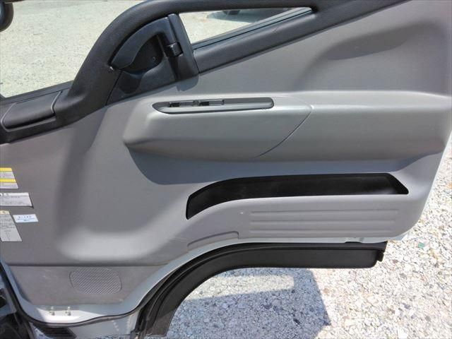 MITSUBISHI CANTER 2017 Image 31