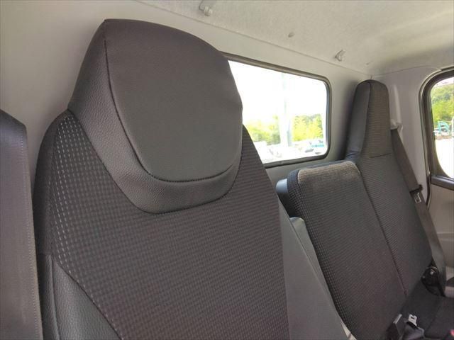 MITSUBISHI CANTER 2017 Image 31