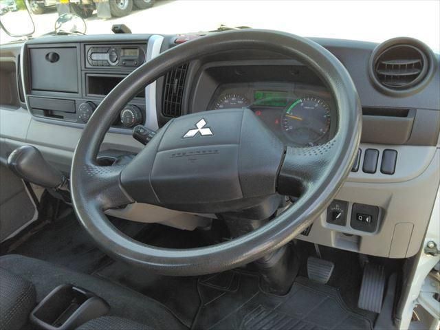 MITSUBISHI CANTER 2017 Image 31