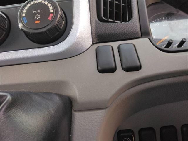 MITSUBISHI CANTER 2017 Image 31