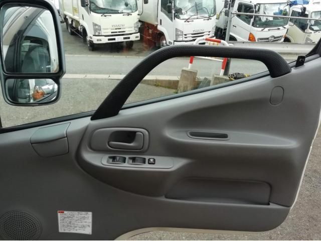 TOYOTA DYNA 2014 Image 31