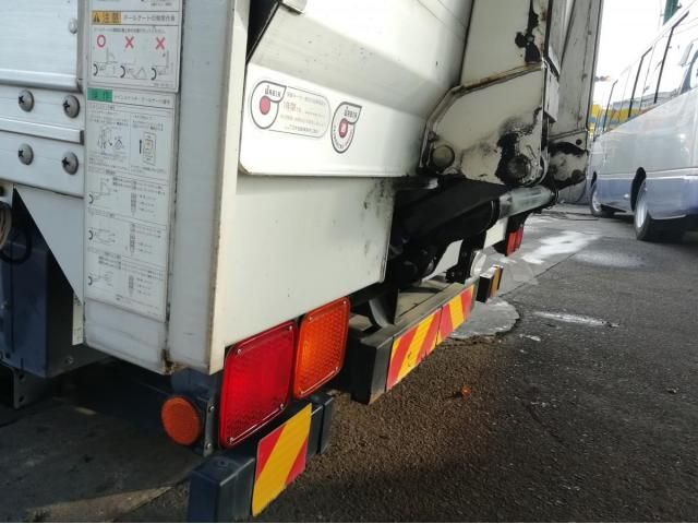 MITSUBISHI FUSOU FIGHTER 2015 Image 31