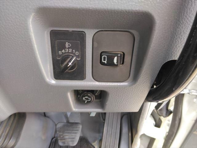 MITSUBISHI CANTER 2006 Image 31