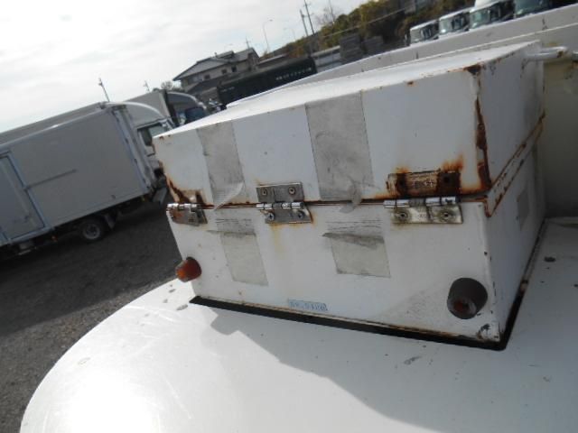 ISUZU ELF 2006 Image 31