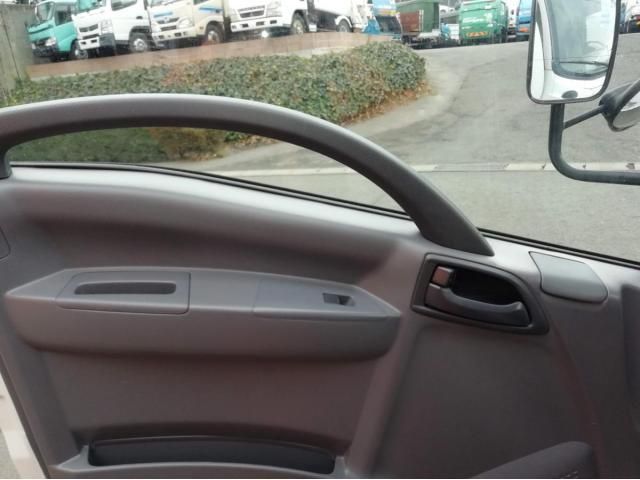 ISUZU ELF 2017 Image 31