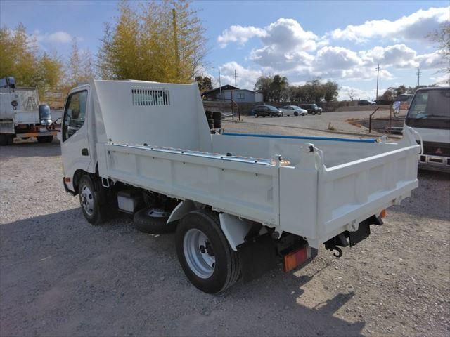 HINO DUTRO 2014 Image 31