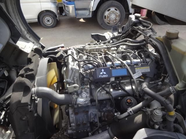 MITSUBISHI CANTER 2012 Image 31