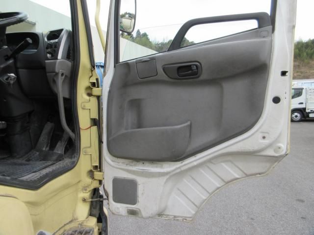 NISSAN DIESEL QUON 2006 Image 31