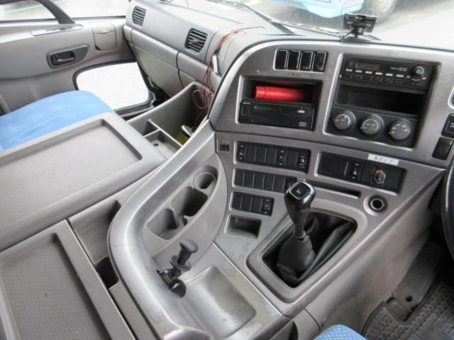 NISSAN DIESEL QUON 2006 Image 31