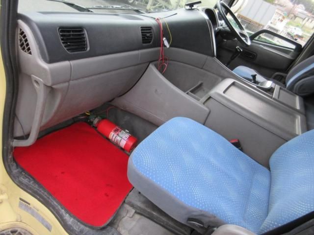 NISSAN DIESEL QUON 2006 Image 31