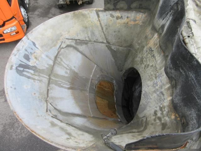 NISSAN DIESEL QUON 2006 Image 31