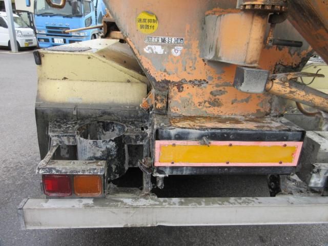 NISSAN DIESEL QUON 2006 Image 31