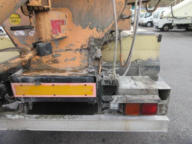 NISSAN DIESEL QUON 2006 Image 31