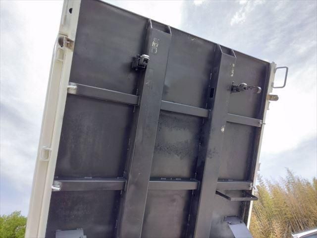 MITSUBISHI CANTER 2010 Image 31