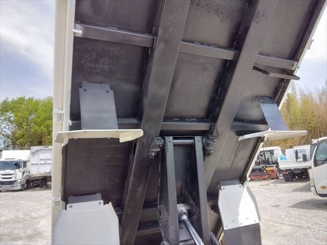 MITSUBISHI CANTER 2010 Image 31