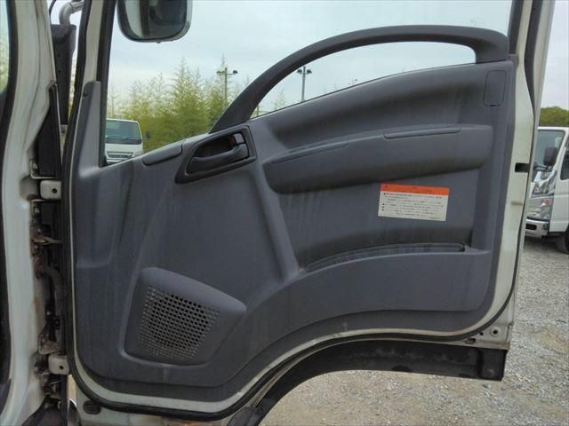 ISUZU FORWARD 2012 Image 31