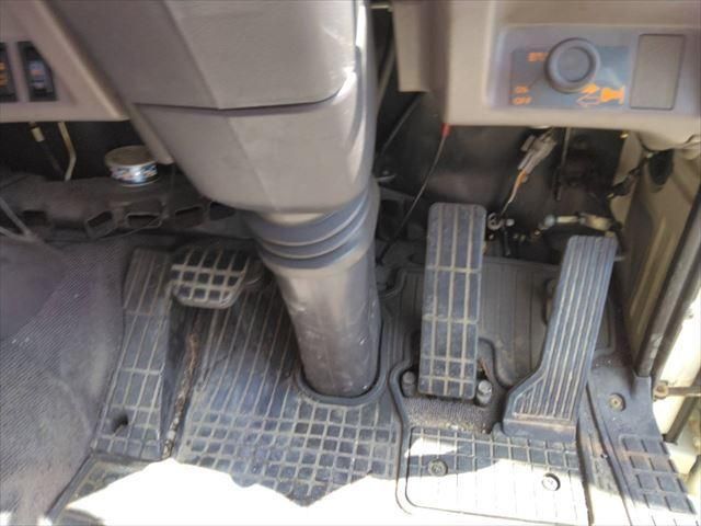 HINO PROFIA 2003 Image 31