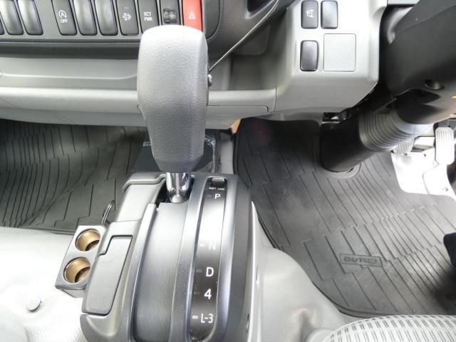 HINO DUTRO 2015 Image 31