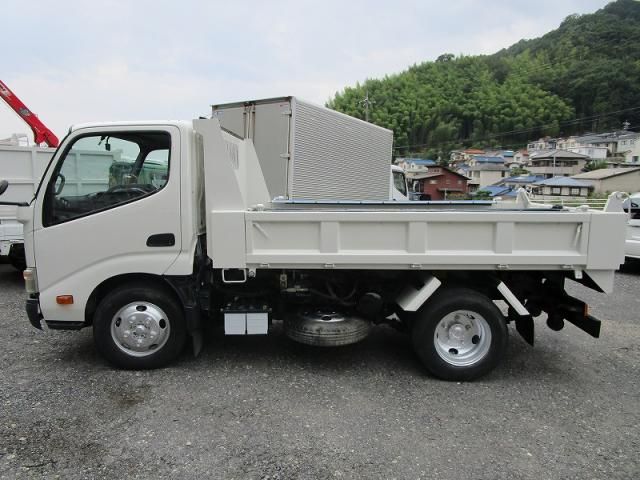 HINO DUTRO 2011 Image 31
