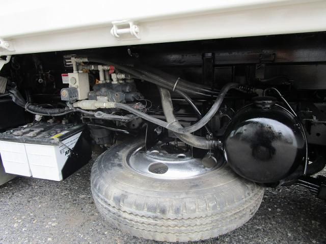 HINO DUTRO 2011 Image 31