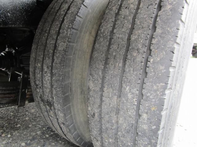 HINO DUTRO 2011 Image 31