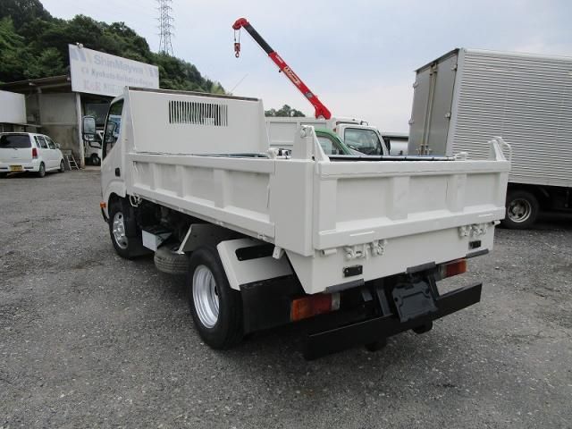 HINO DUTRO 2011 Image 31