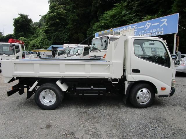 HINO DUTRO 2011 Image 31